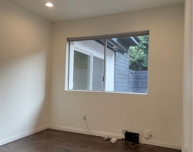 5214 Dawes Avenue - Photo Thumbnail 7