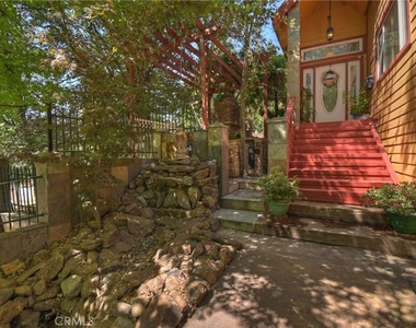 495 Zuger Court - Photo Thumbnail 5