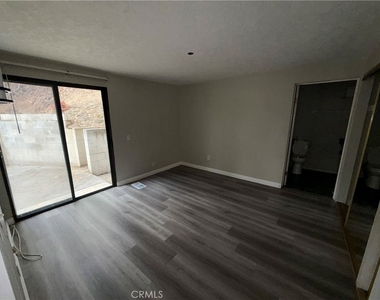 11280 San Mateo - Photo Thumbnail 6