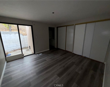 11280 San Mateo - Photo Thumbnail 9