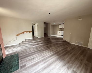 11280 San Mateo - Photo Thumbnail 1