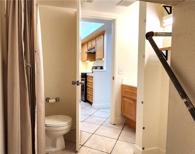 8167 Vineyard Avenue - Photo Thumbnail 7