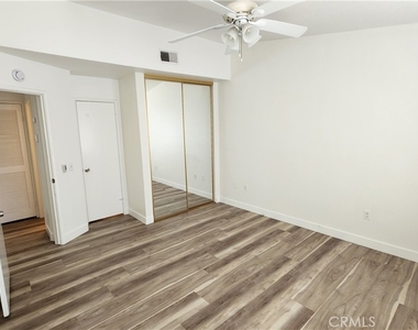 8167 Vineyard Avenue - Photo Thumbnail 10