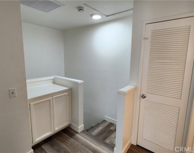 8167 Vineyard Avenue - Photo Thumbnail 16