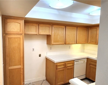 8167 Vineyard Avenue - Photo Thumbnail 5