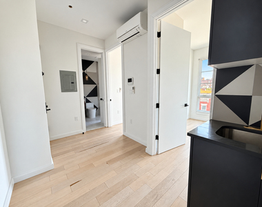 980 Kent Avenue - Photo Thumbnail 1