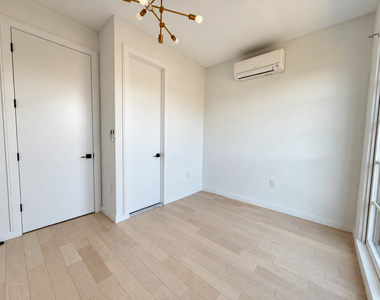 980 Kent Avenue - Photo Thumbnail 6