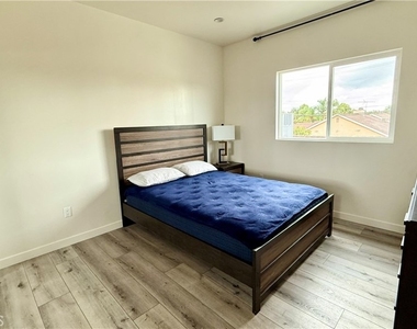 16135 Tupper St - Photo Thumbnail 6
