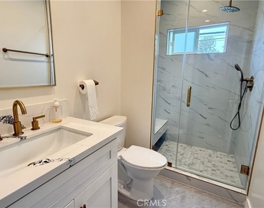16135 Tupper St - Photo Thumbnail 7