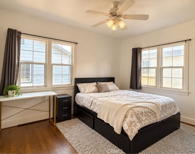 945 Walnut - Photo Thumbnail 2