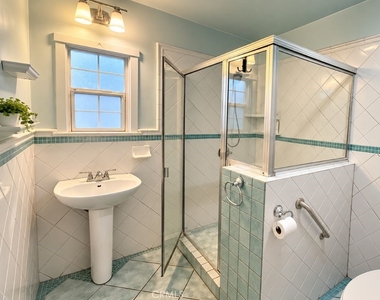 945 Walnut - Photo Thumbnail 8