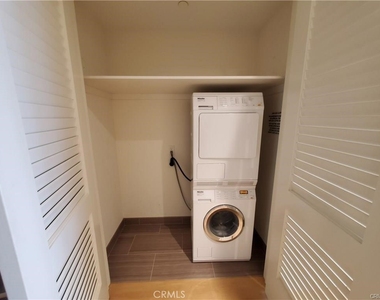877 Francisco Street - Photo Thumbnail 4