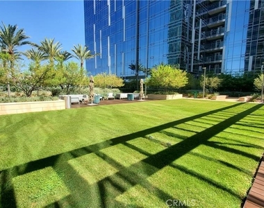 877 Francisco Street - Photo Thumbnail 13