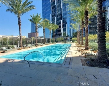 877 Francisco Street - Photo Thumbnail 8