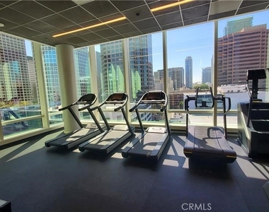 877 Francisco Street - Photo Thumbnail 14
