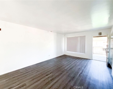 559 W Alpine St - Photo Thumbnail 9