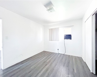 559 W Alpine St - Photo Thumbnail 7