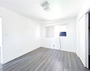 559 W Alpine St - Photo Thumbnail 7