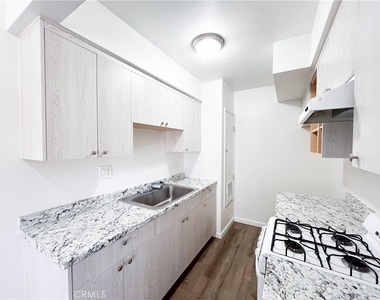 525 W Alpine St - Photo Thumbnail 2