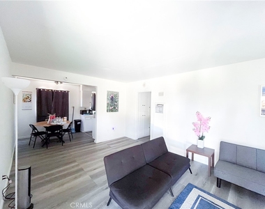559 W Alpine St - Photo Thumbnail 1