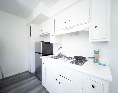 559 W Alpine St - Photo Thumbnail 5