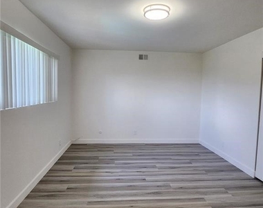 2300 El Rancho Vista - Photo Thumbnail 18