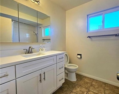 2300 El Rancho Vista - Photo Thumbnail 10