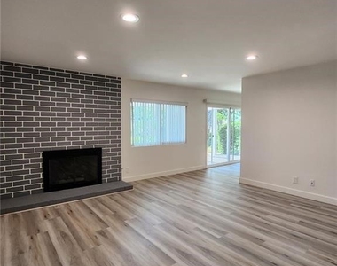 2300 El Rancho Vista - Photo Thumbnail 4
