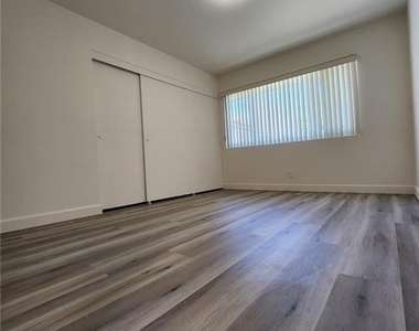 2300 El Rancho Vista - Photo Thumbnail 9