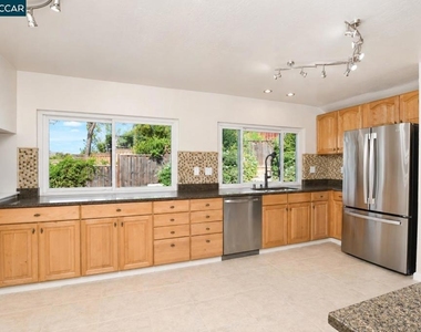 1325 New Hampshire Dr - Photo Thumbnail 12