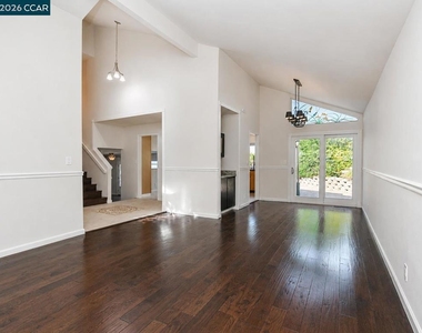 1325 New Hampshire Dr - Photo Thumbnail 10