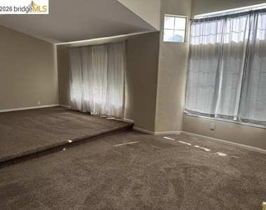 4728 Hunter Peak Ct - Photo Thumbnail 4