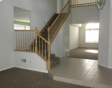 4728 Hunter Peak Ct - Photo Thumbnail 9