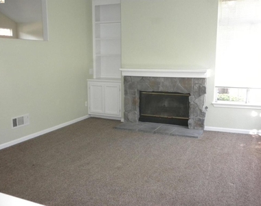 4728 Hunter Peak Ct - Photo Thumbnail 8