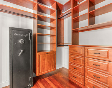10445 Amberwood Lane - Photo Thumbnail 32