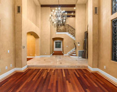 10445 Amberwood Lane - Photo Thumbnail 7