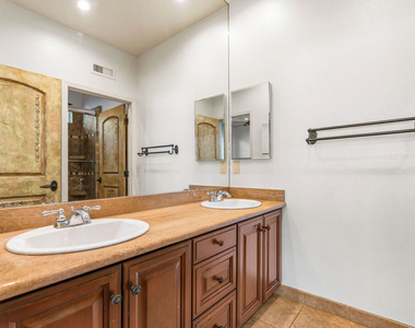 10445 Amberwood Lane - Photo Thumbnail 44