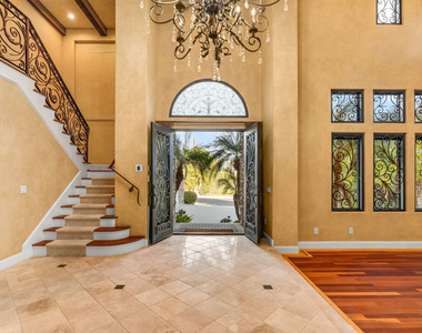 10445 Amberwood Lane - Photo Thumbnail 3