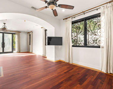 10445 Amberwood Lane - Photo Thumbnail 26