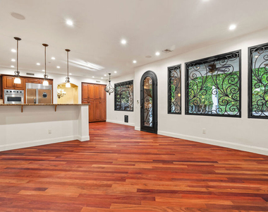 10445 Amberwood Lane - Photo Thumbnail 18