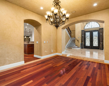 10445 Amberwood Lane - Photo Thumbnail 9