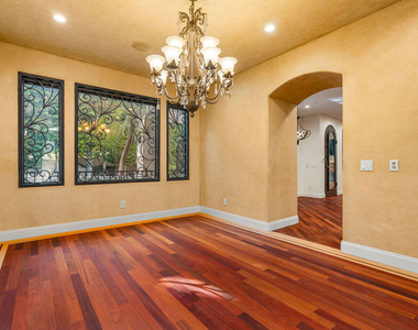 10445 Amberwood Lane - Photo Thumbnail 10