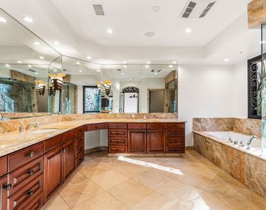 10445 Amberwood Lane - Photo Thumbnail 33