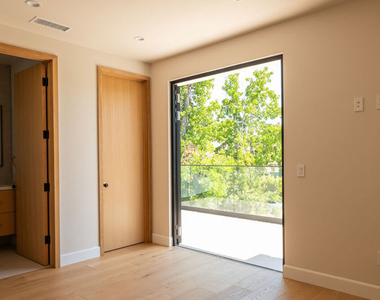 12427 Cumpston Street - Photo Thumbnail 33
