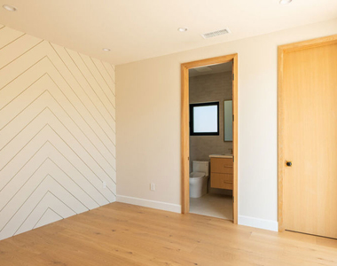 12427 Cumpston Street - Photo Thumbnail 30