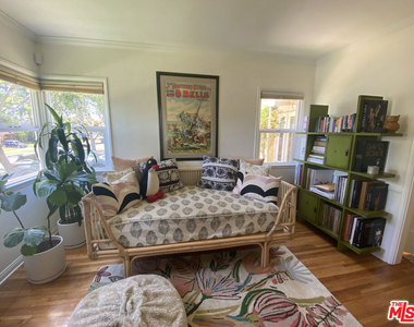 221 W 64th Place - Photo Thumbnail 7
