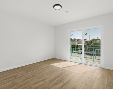 7825 W Manchester Avenue - Photo Thumbnail 8
