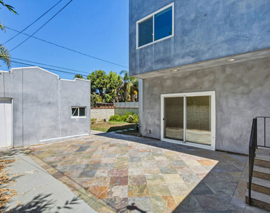 869 Warren Avenue - Photo Thumbnail 28
