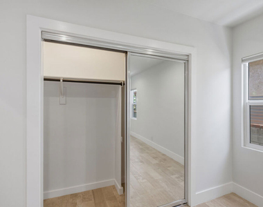 869 Warren Avenue - Photo Thumbnail 18