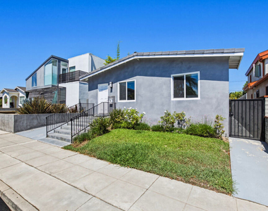 869 Warren Avenue - Photo Thumbnail 1